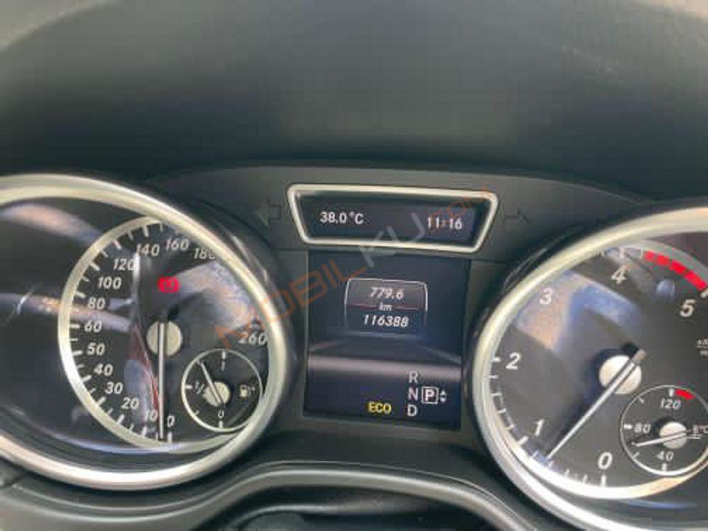 Mobil Mercedes-Benz ML 2013