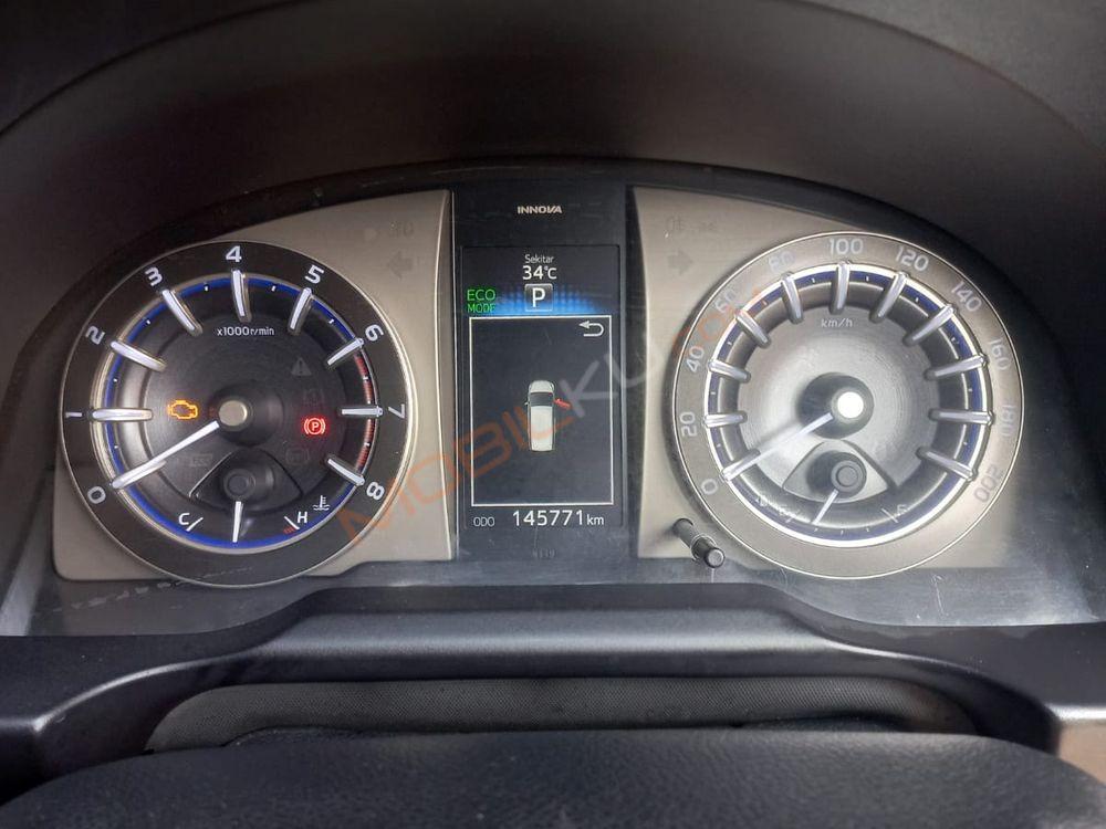 Mobil Toyota Kijang Innova 2016