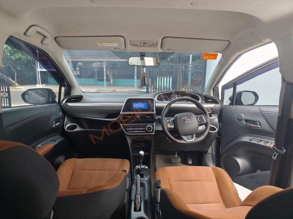 Mobil Toyota Sienta 2017