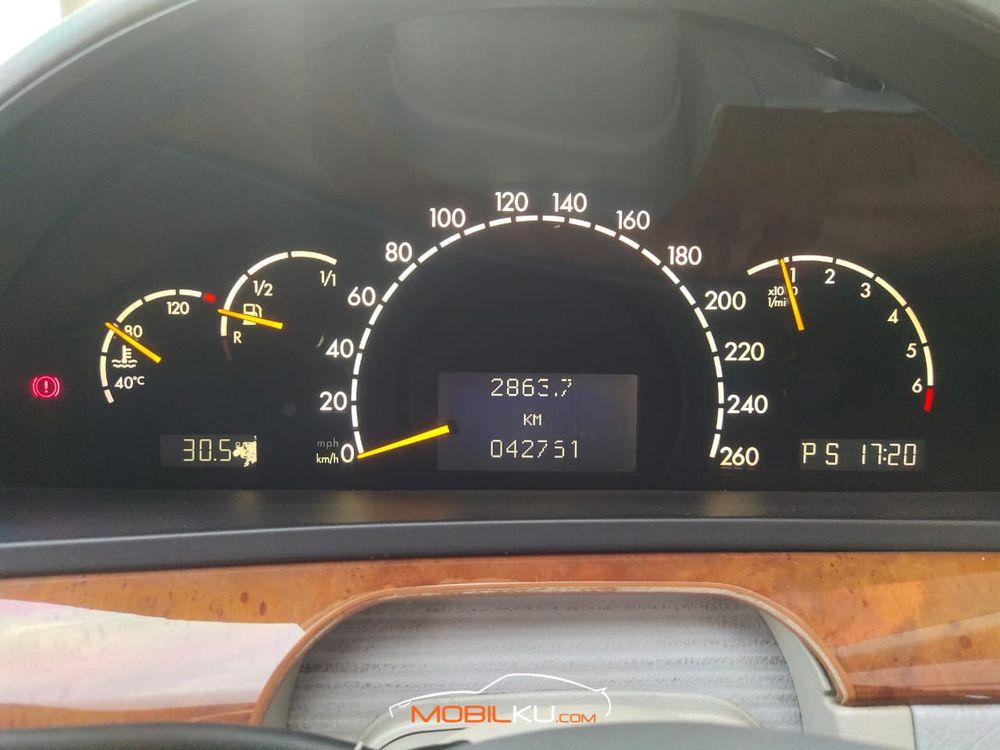 Mobil Mercedes-Benz S-Class 2002