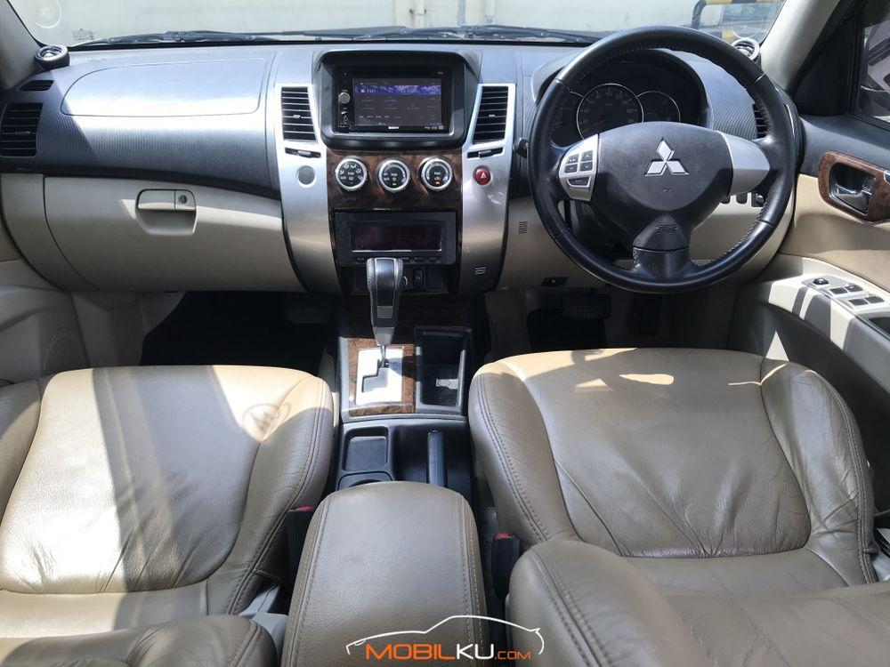 Mobil Mitsubishi Pajero Sport 2012