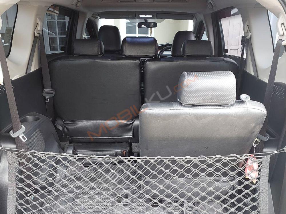 Mobil Toyota Sienta 2017