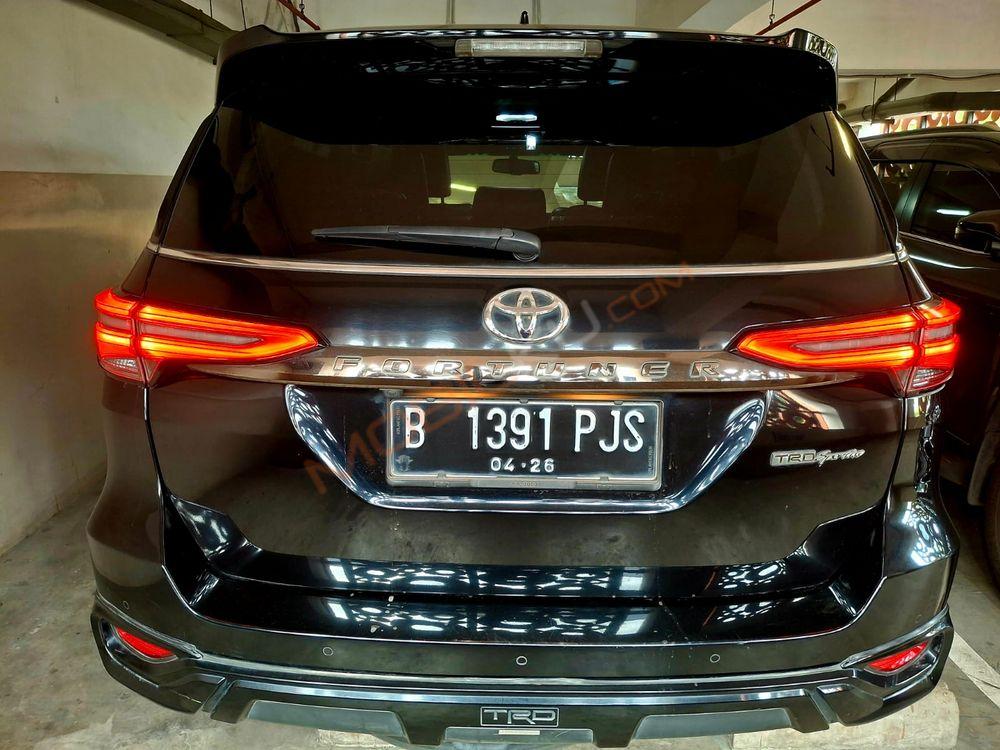 Mobil Toyota Fortuner 2021