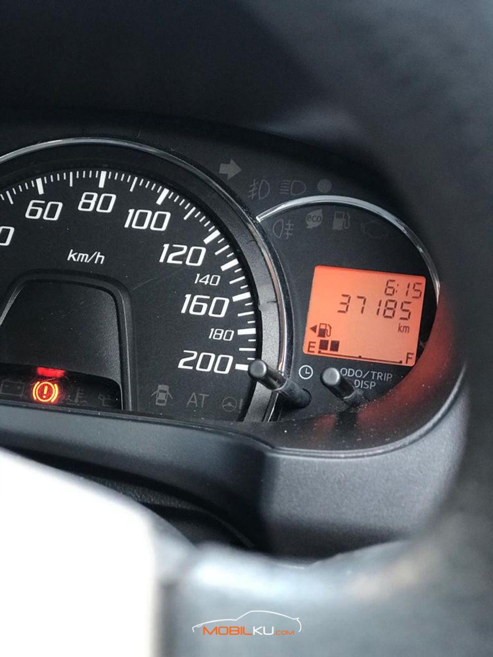 Mobil Daihatsu Ayla 2015