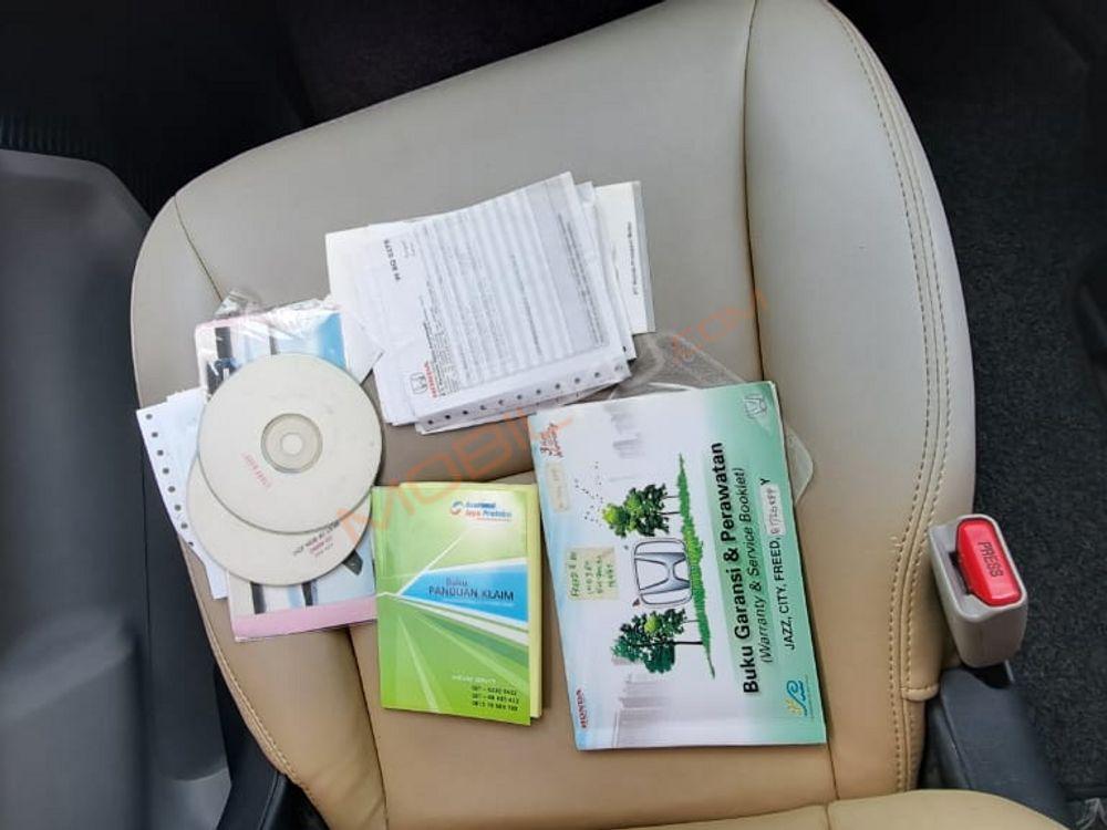 Mobil Honda Freed 2011