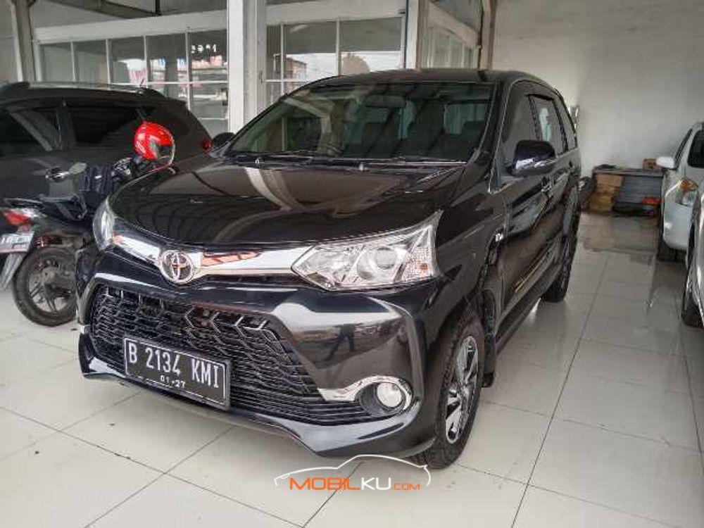 Mobil Toyota Avanza 2015