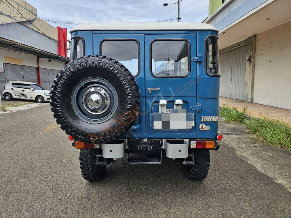 Mobil Toyota Land Cruiser 1995