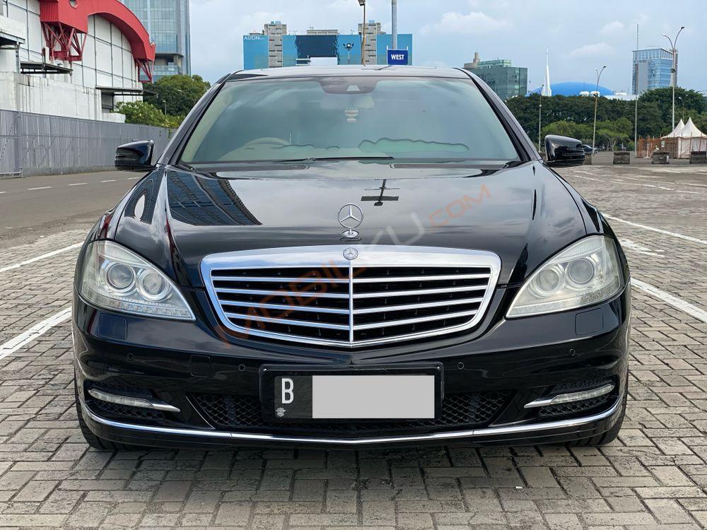 Mobil Mercedes-Benz S-Class 2011