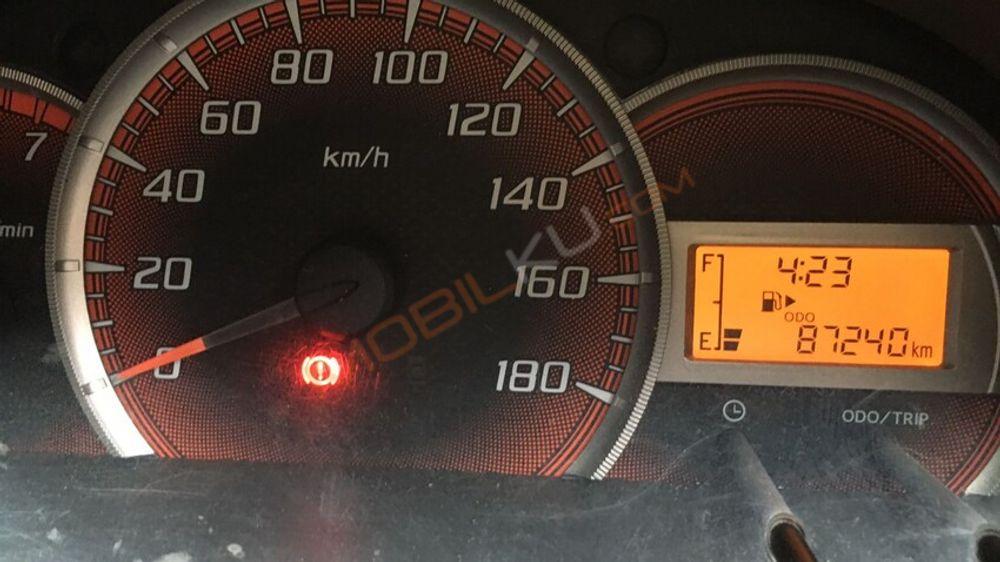 Mobil Daihatsu Xenia 2012