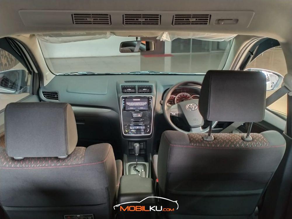 Mobil Toyota Avanza 2020