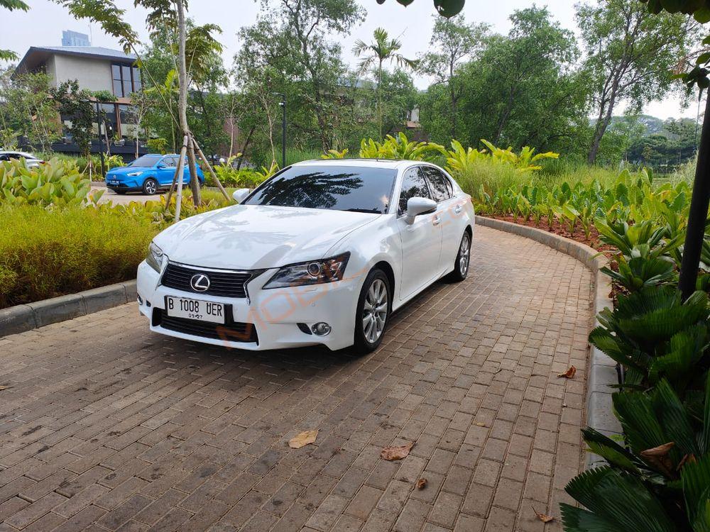 Mobil Lexus GS 2012
