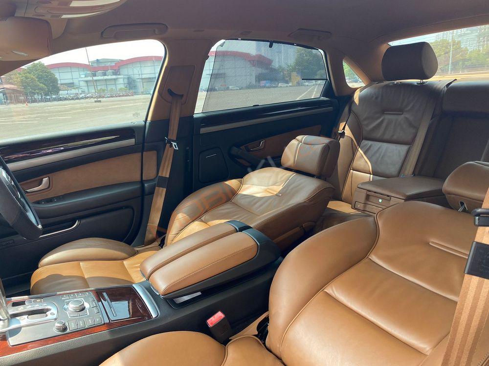 Mobil Audi A8 2009
