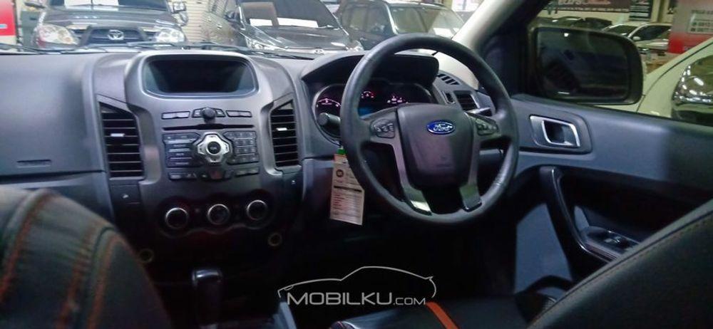 Mobil Ford Ranger 2014
