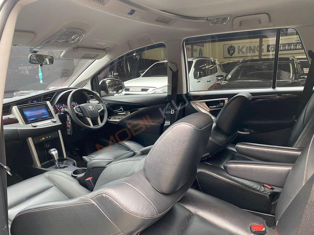 Mobil Toyota Kijang Innova 2017