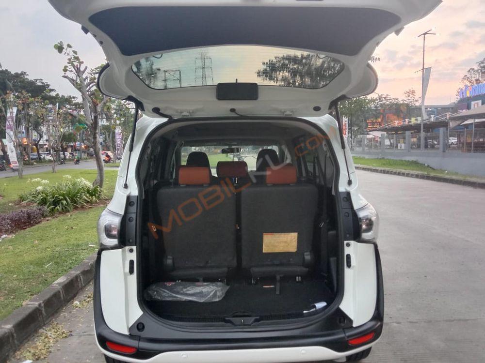 Mobil Toyota Sienta 2017