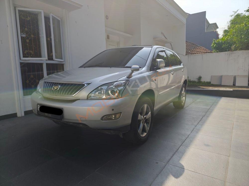 Mobil Toyota Harrier 2011