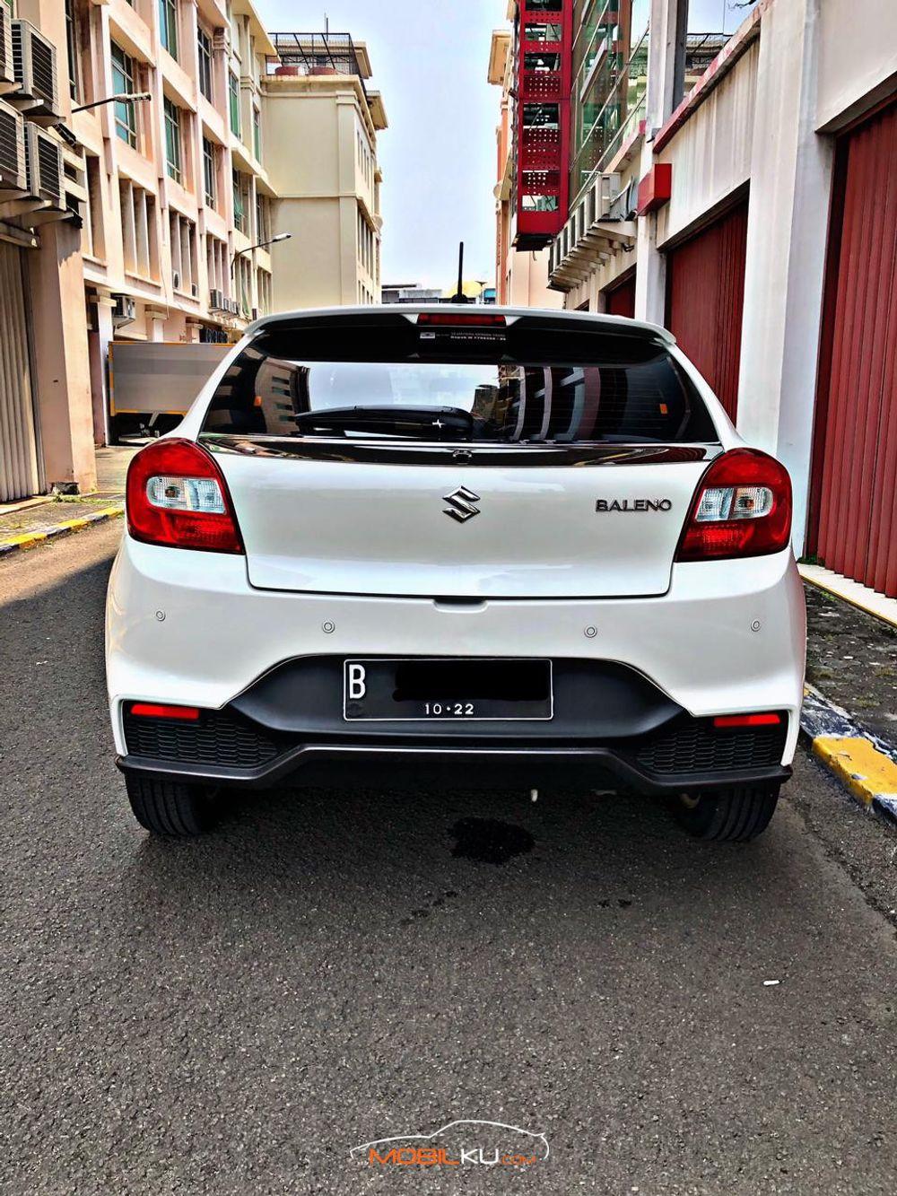 Mobil Suzuki Baleno 2017