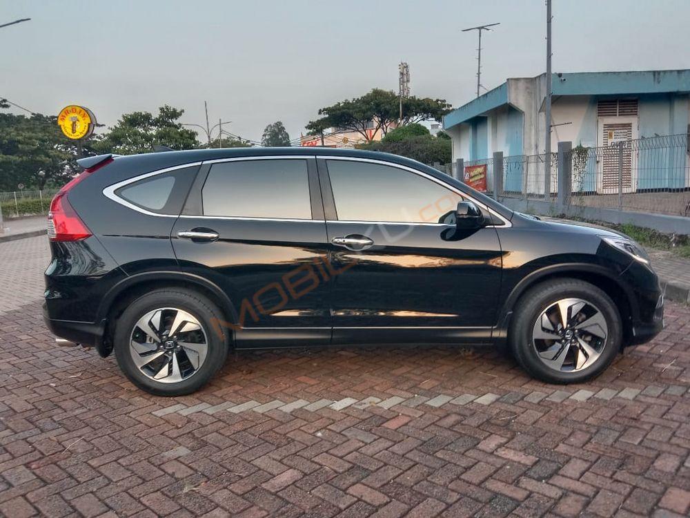 Mobil Honda CR-V 2015
