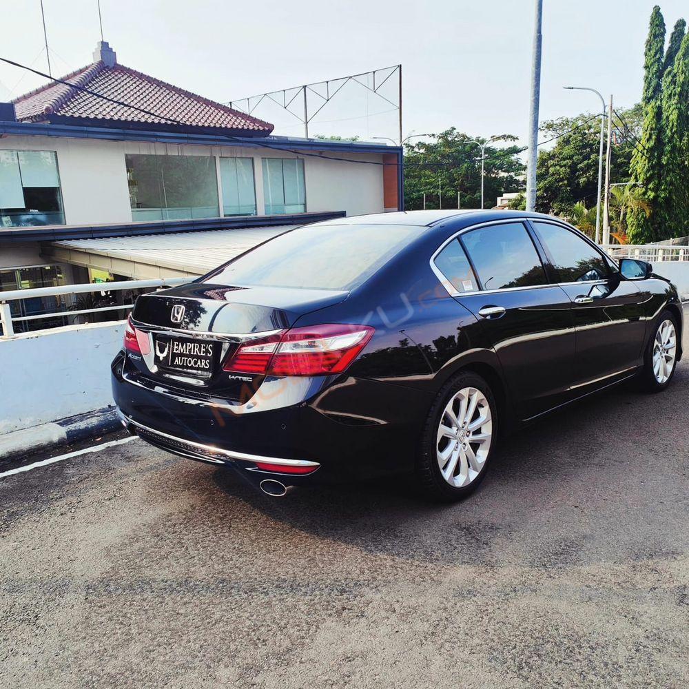Mobil Honda Accord 2017
