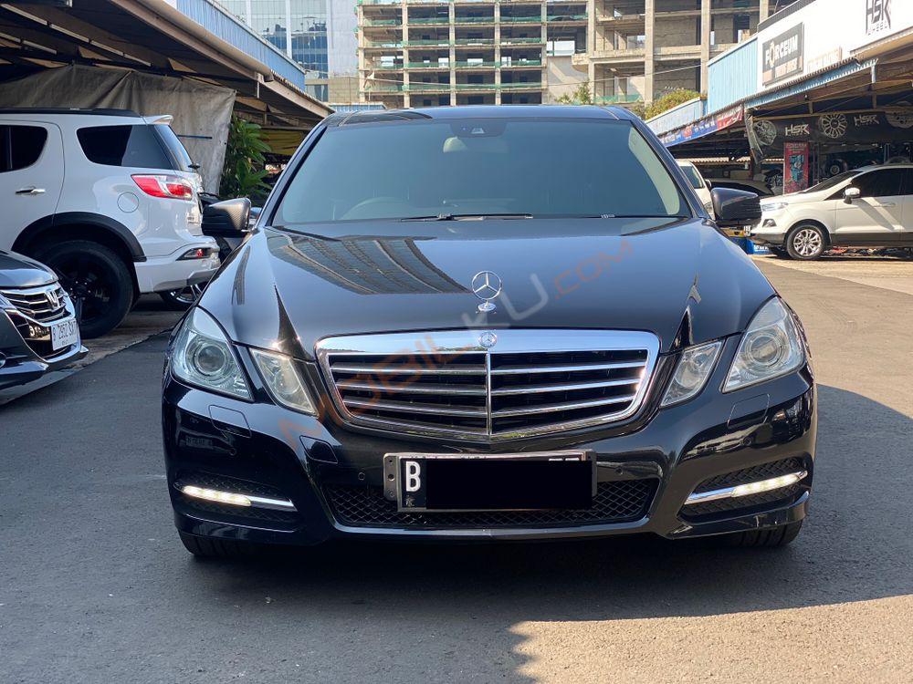 Mobil Mercedes-Benz E-Class 2011