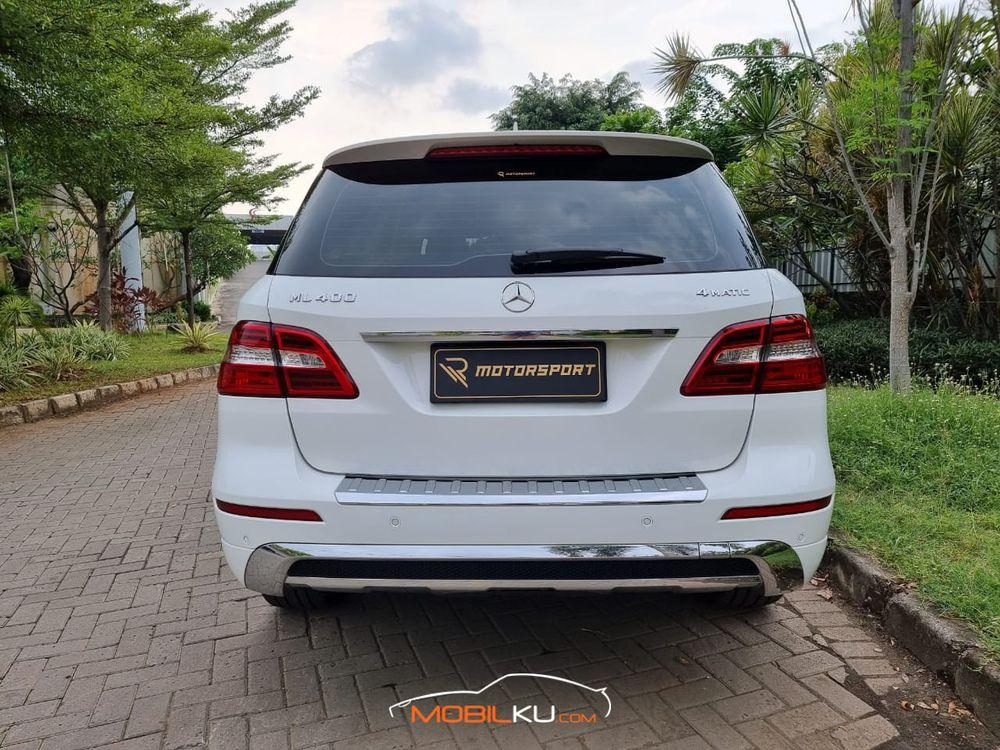Mobil Mercedes-Benz ML 2015