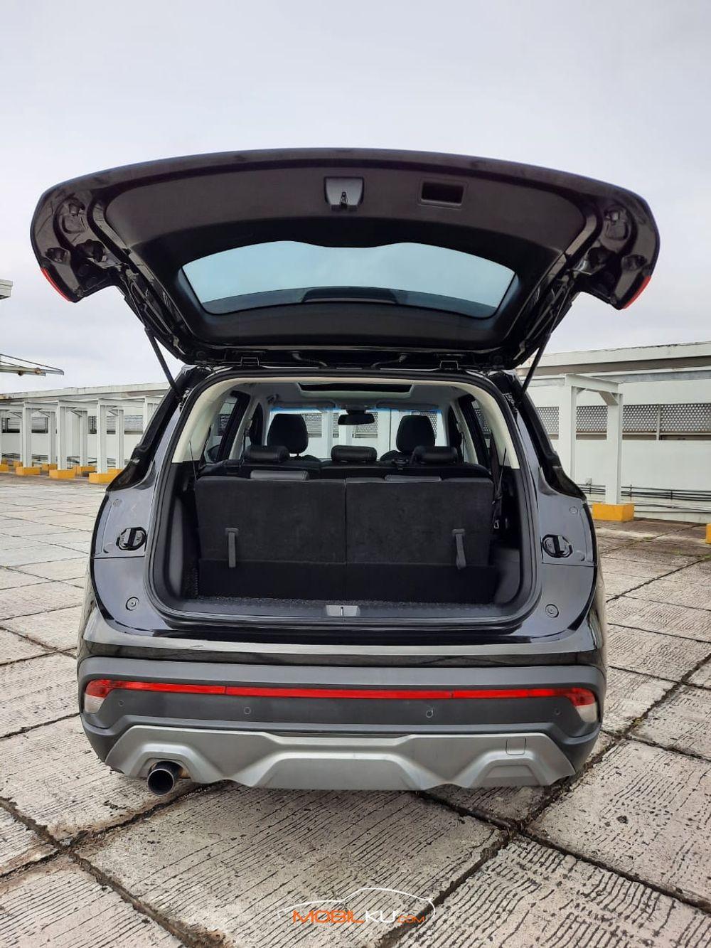 Mobil Wuling Almaz 2019