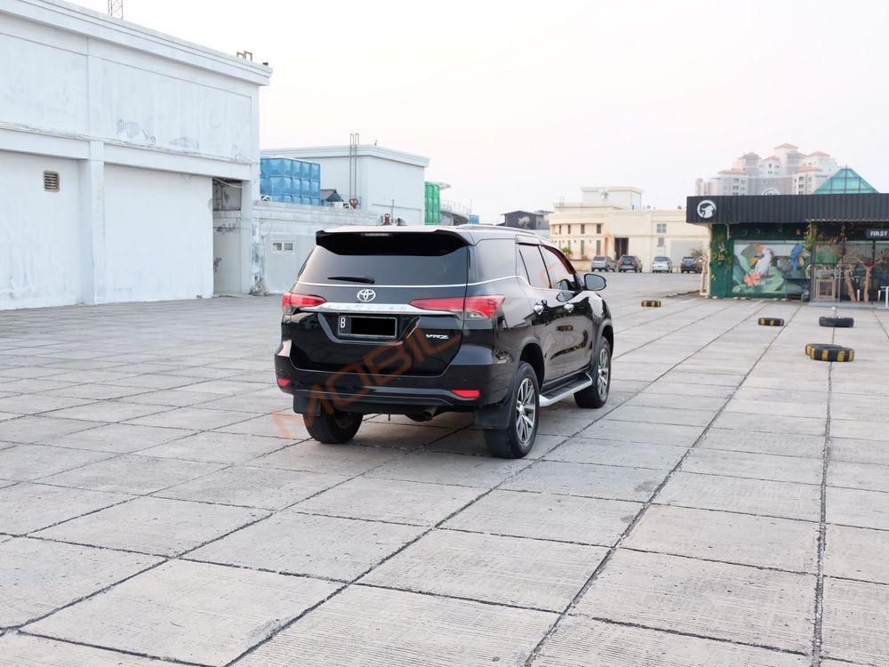Mobil Toyota Fortuner 2016