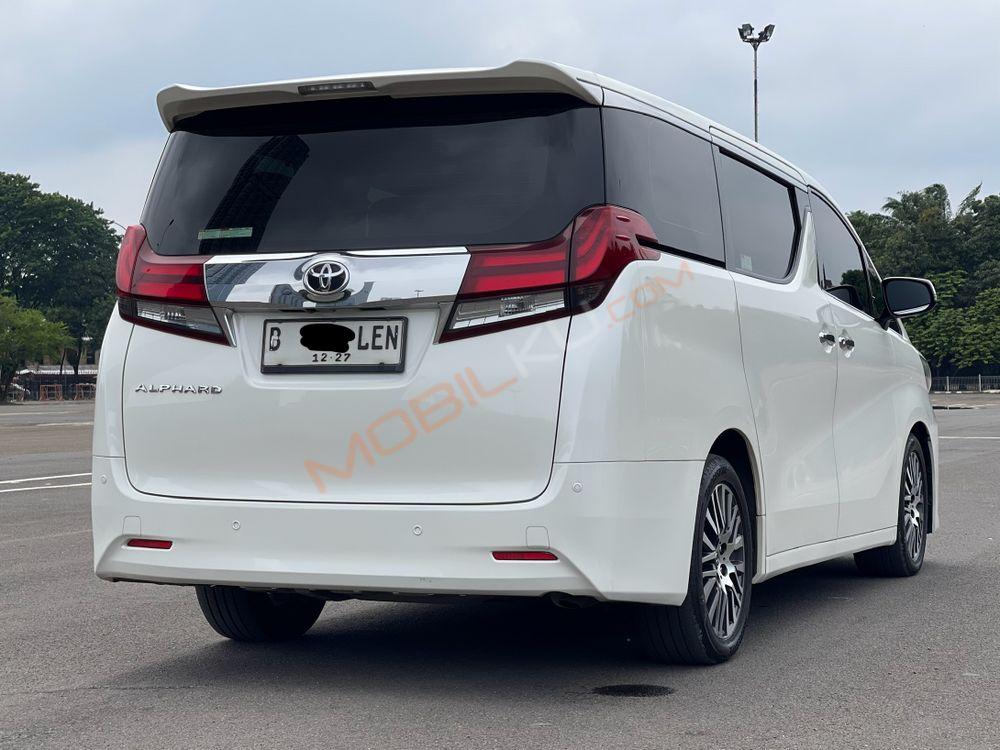 Mobil Toyota Alphard 2017