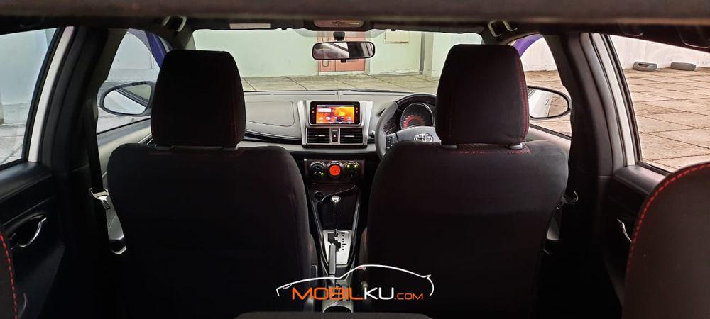 Mobil Toyota Yaris 2015