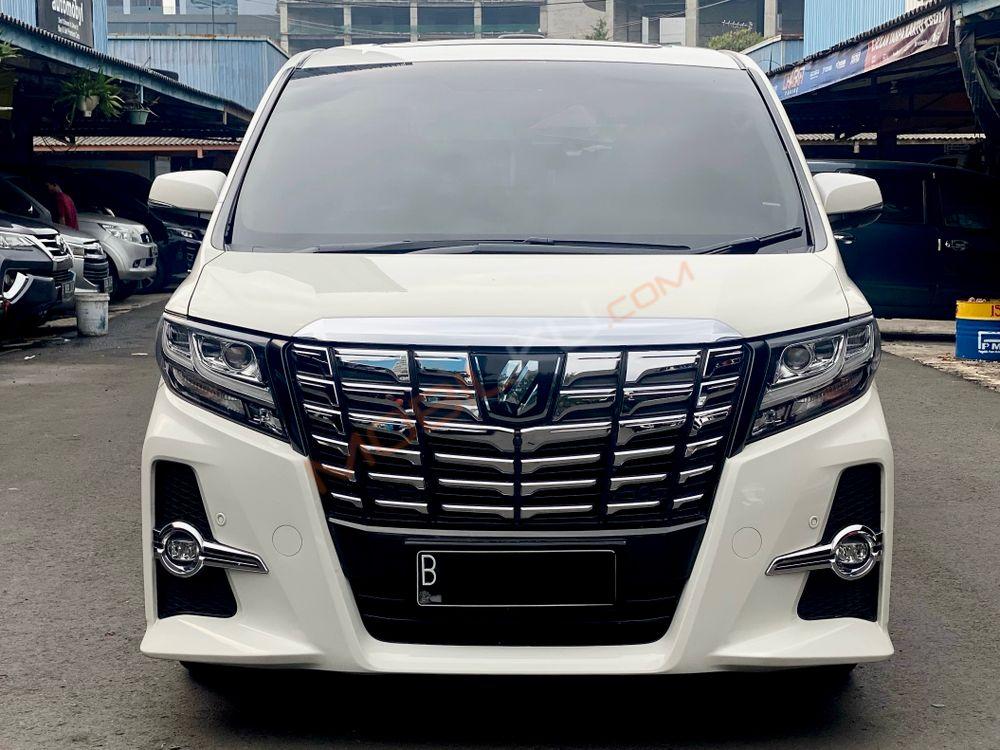 Mobil Toyota Alphard 2016