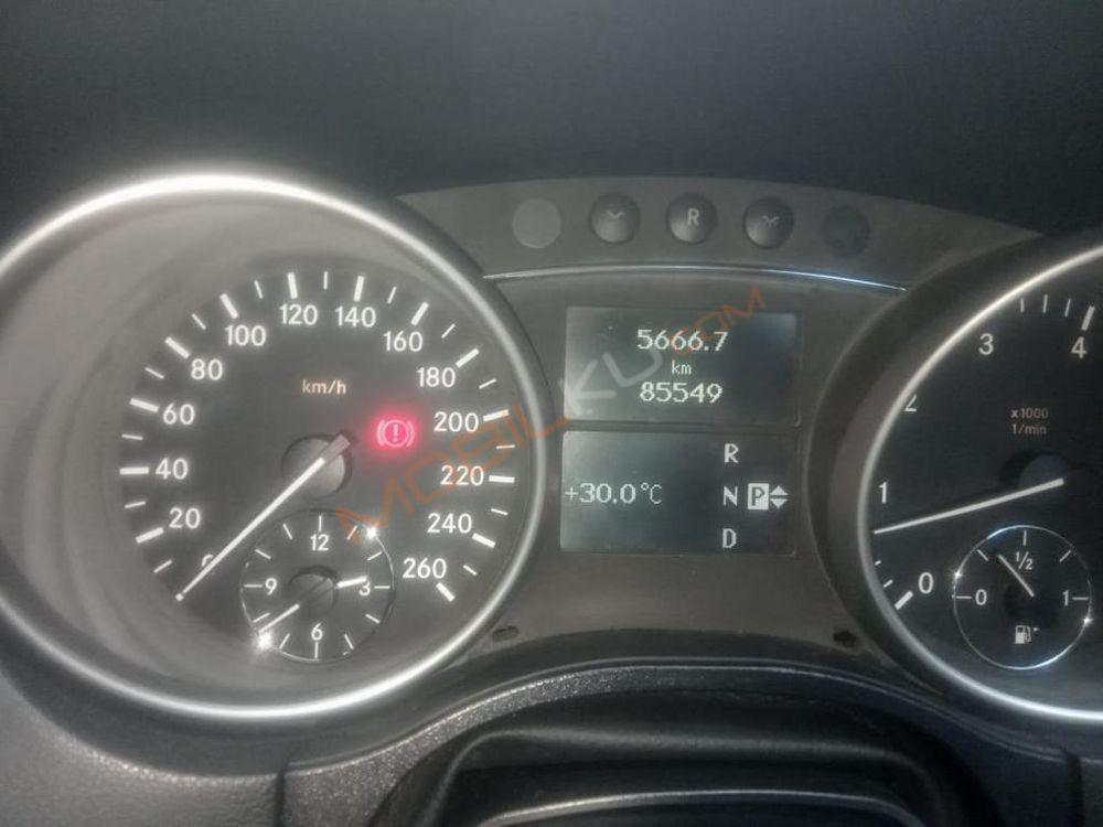 Mobil Mercedes-Benz ML 2011