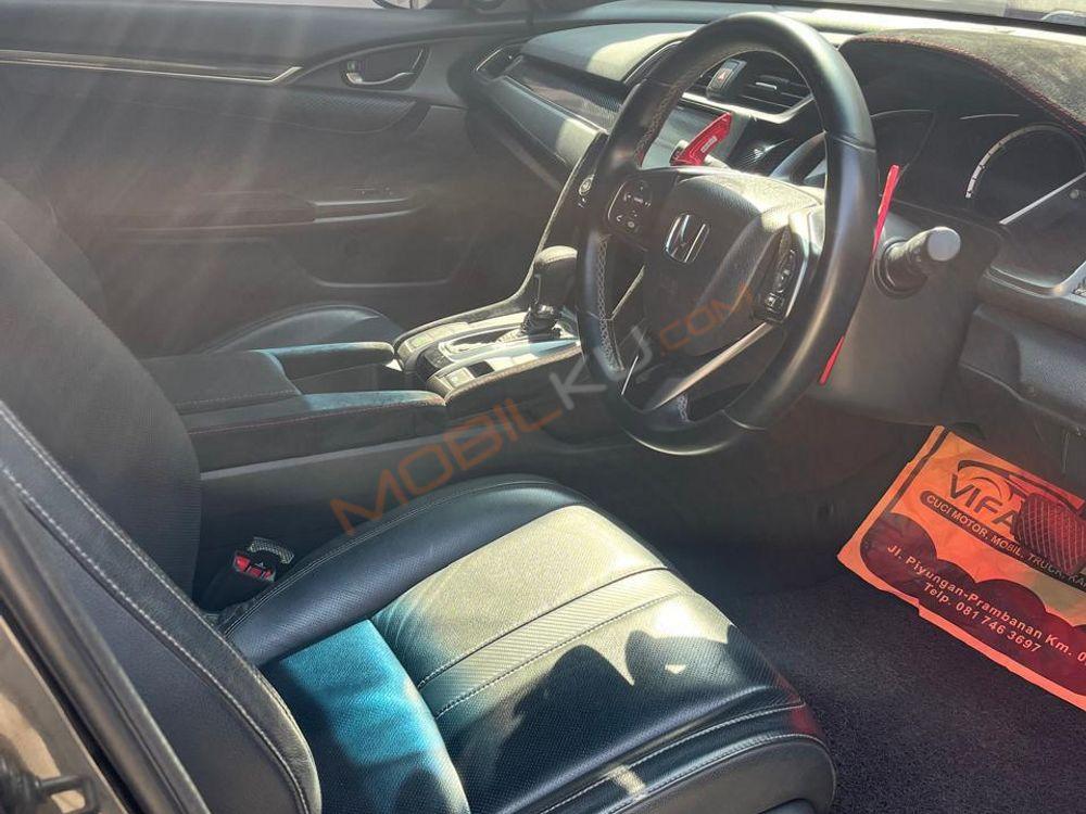 Mobil Honda Civic Hatchback 2019