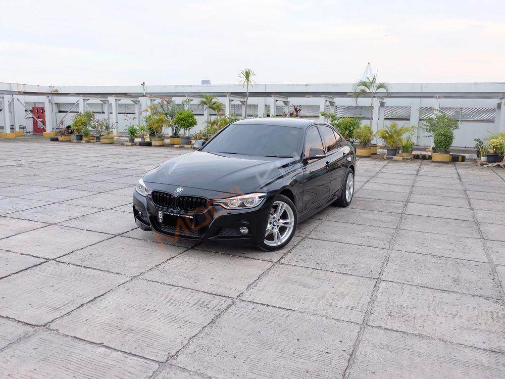 Mobil BMW 3 Series 2016