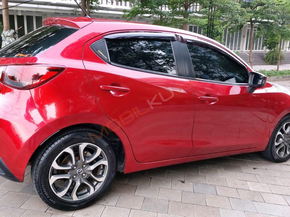 Mobil Mazda 2 Hatchback 2016