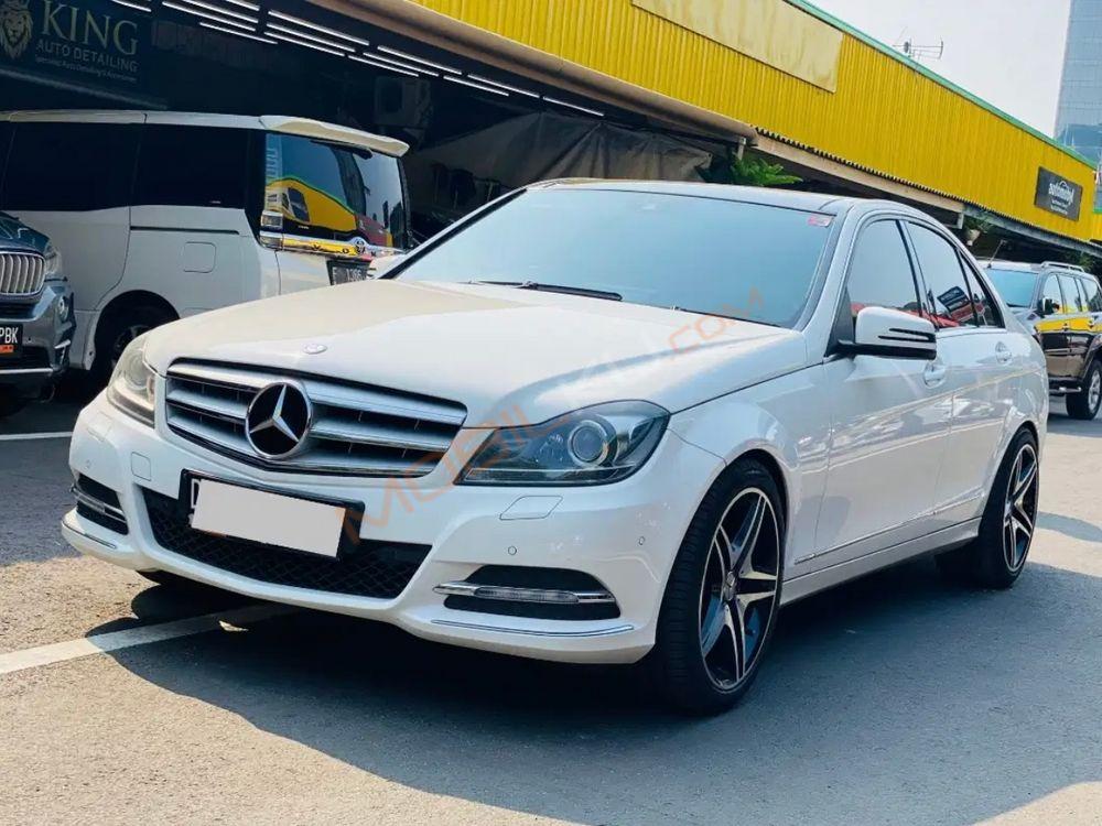 Mobil Mercedes-Benz C-Class 2013