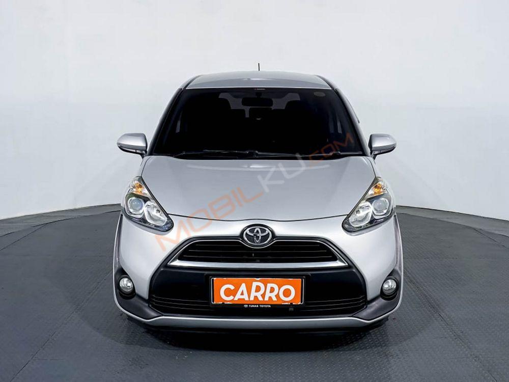 Mobil Toyota Sienta 2016