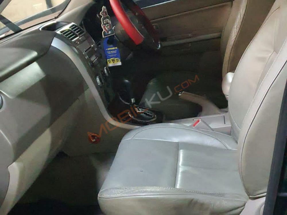 Mobil Suzuki Grand Vitara 2008