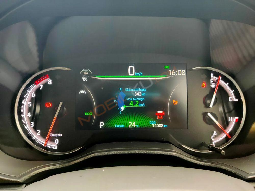 Mobil Toyota Voxy 2022