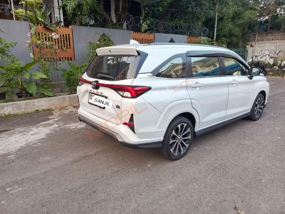 Mobil Toyota Veloz 2023
