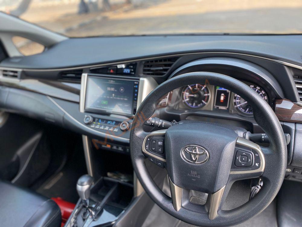 Mobil Toyota Kijang Innova 2021