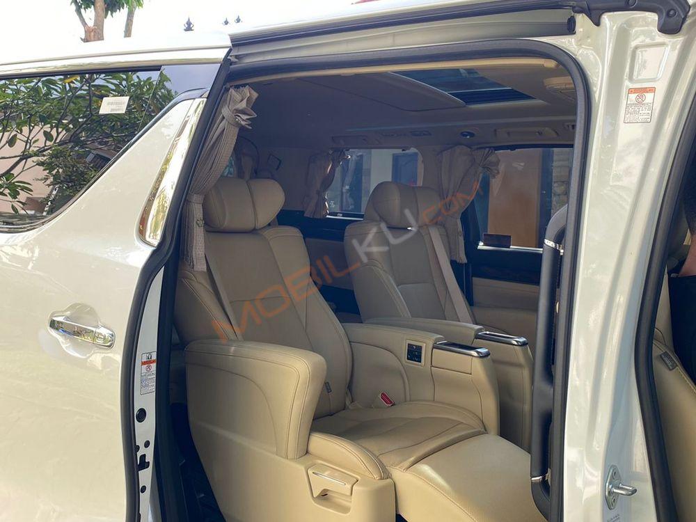 Mobil Toyota Alphard 2019