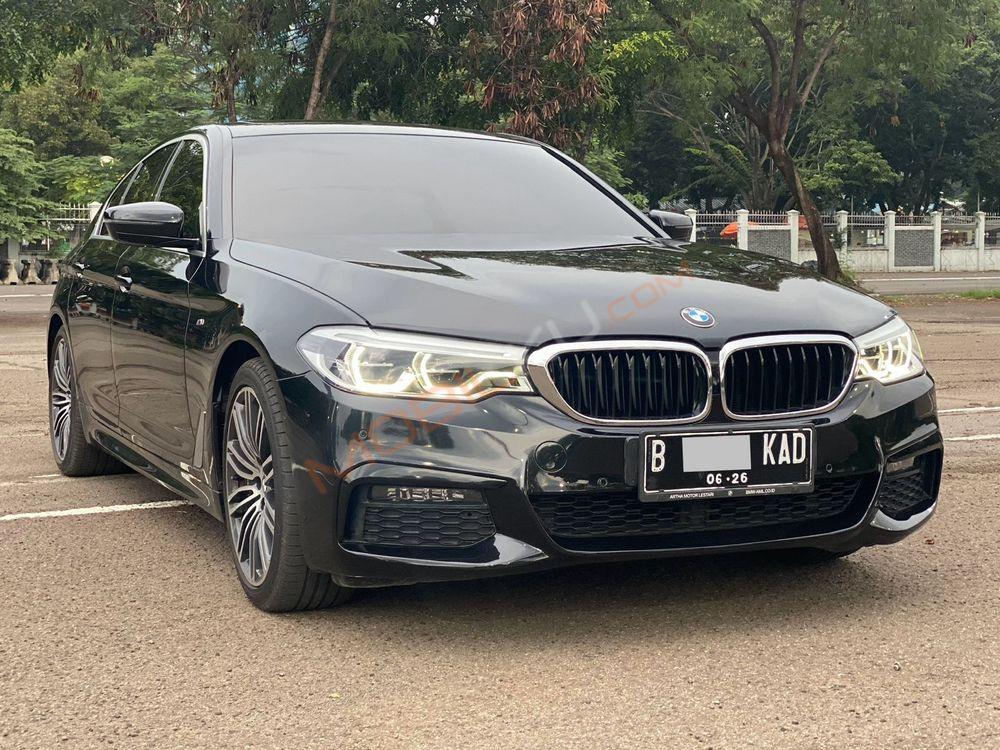 Mobil BMW 5 Series 2020