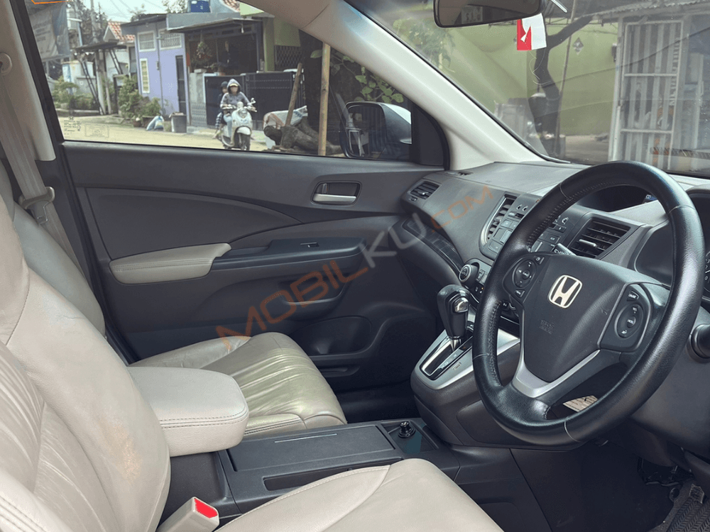 Mobil Honda CR-V 2013