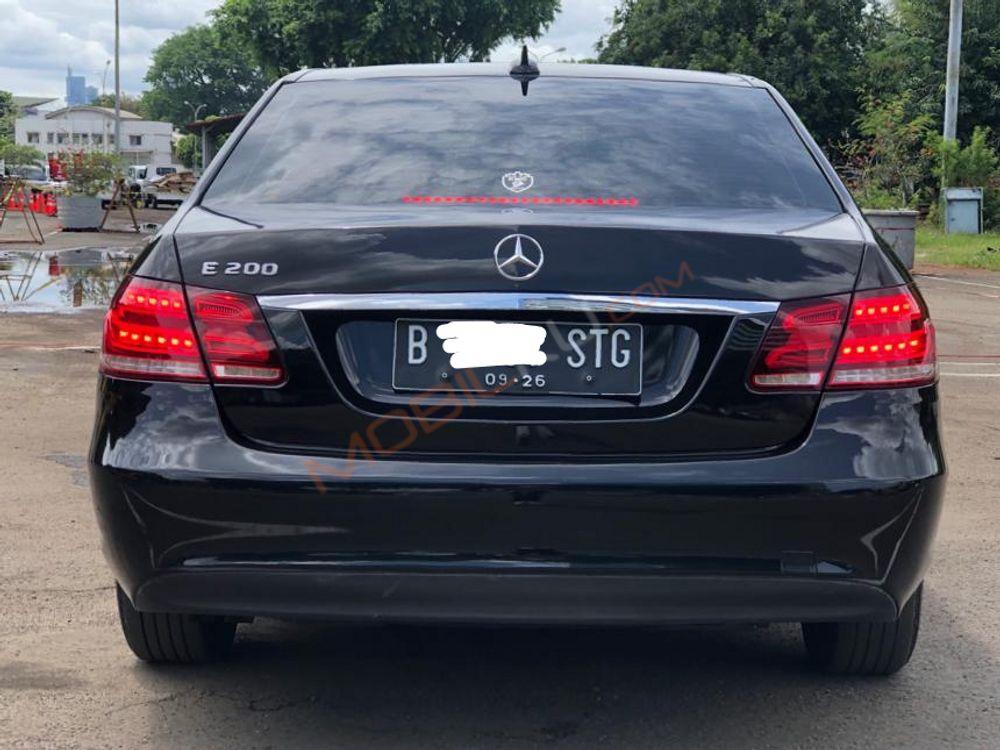 Mobil Mercedes-Benz E-Class 2011