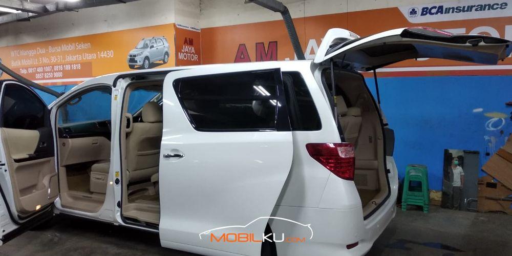 Mobil Toyota Alphard 2014