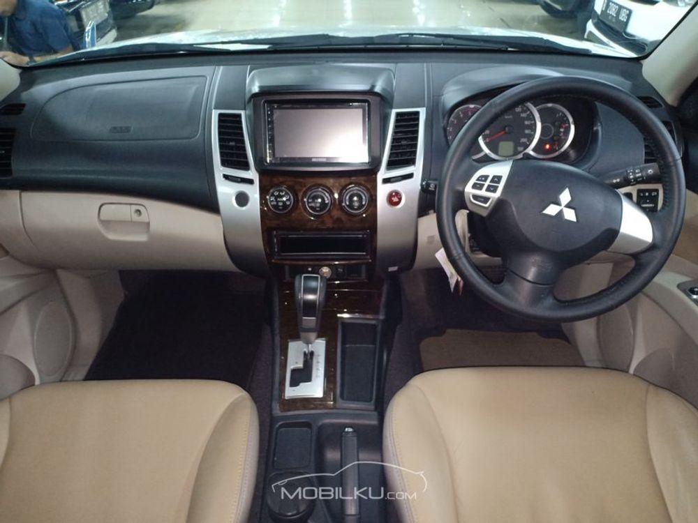 Mobil Mitsubishi Pajero Sport 2011