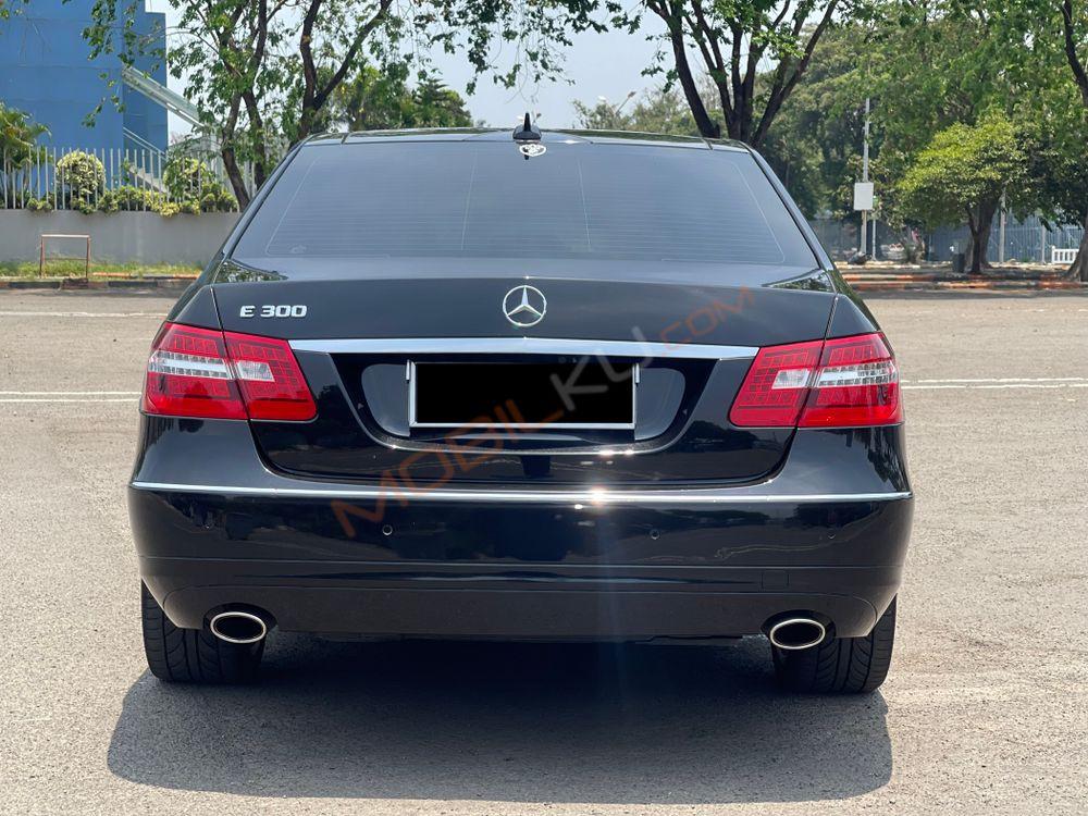 Mobil Mercedes-Benz E-Class 2011