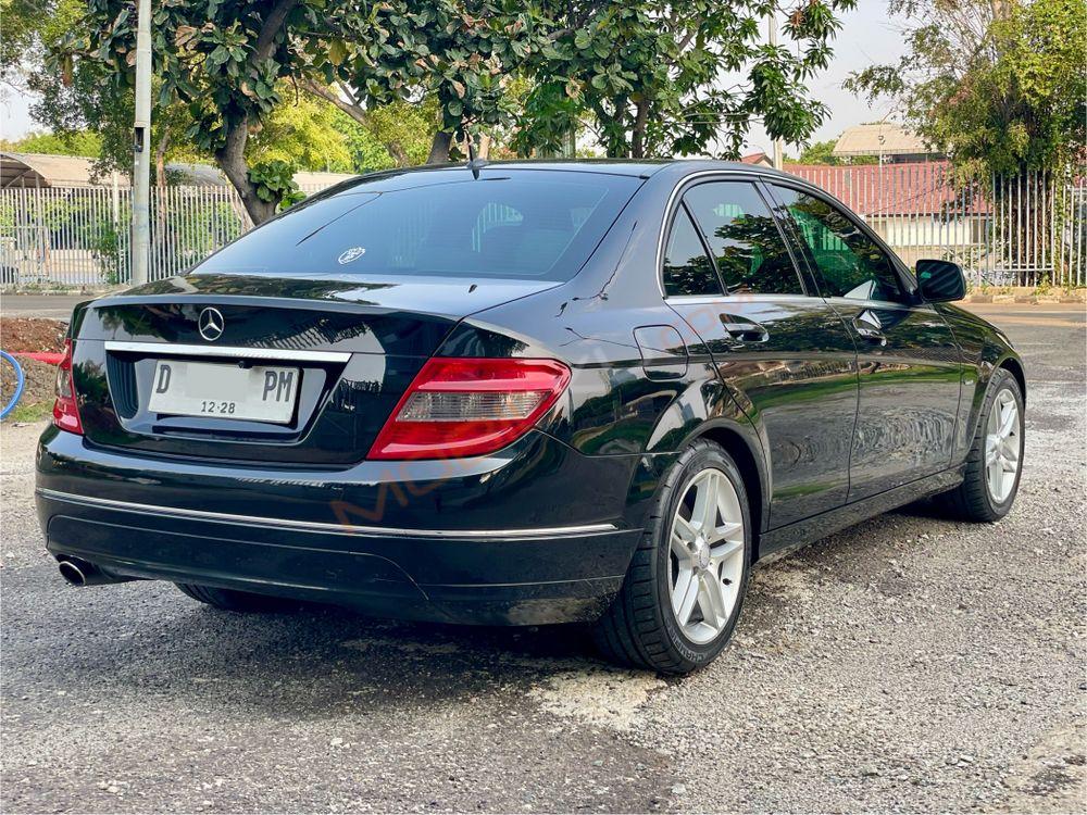 Mobil Mercedes-Benz C-Class 2008