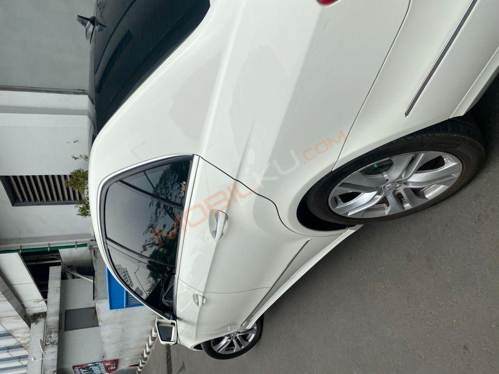 Mobil Mercedes-Benz E-Class 2011