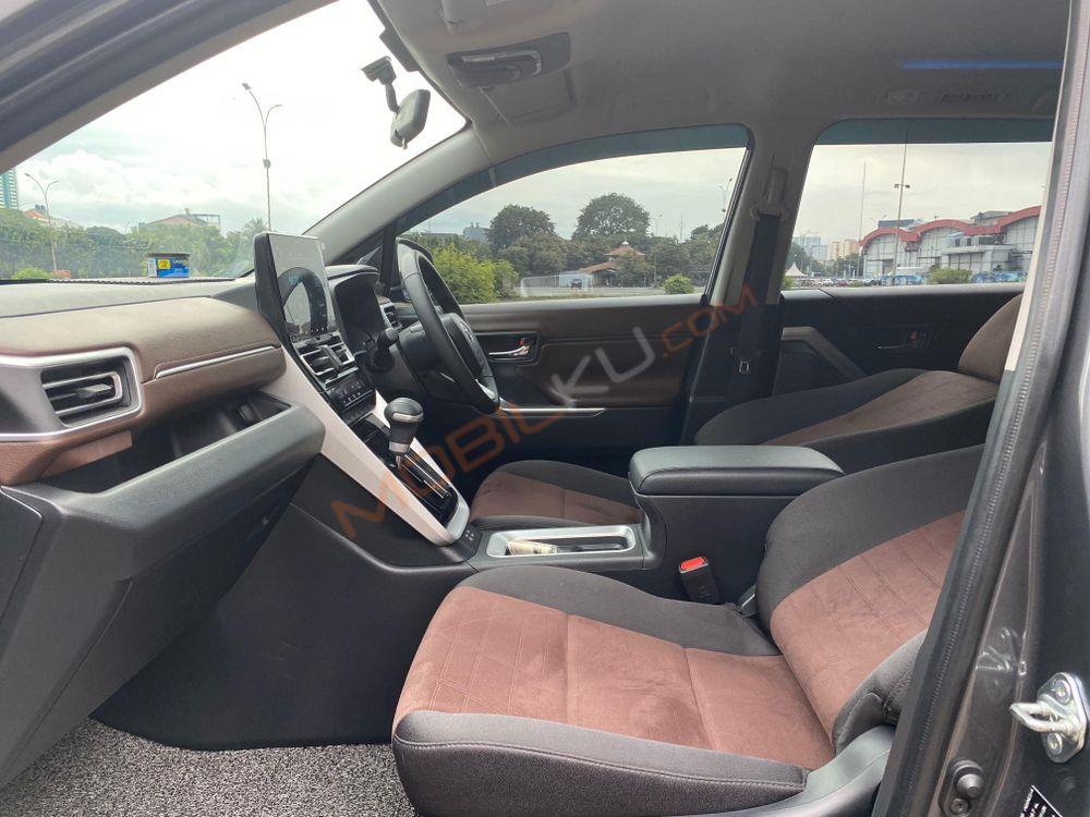 Mobil Toyota Kijang Innova Zenix 2024